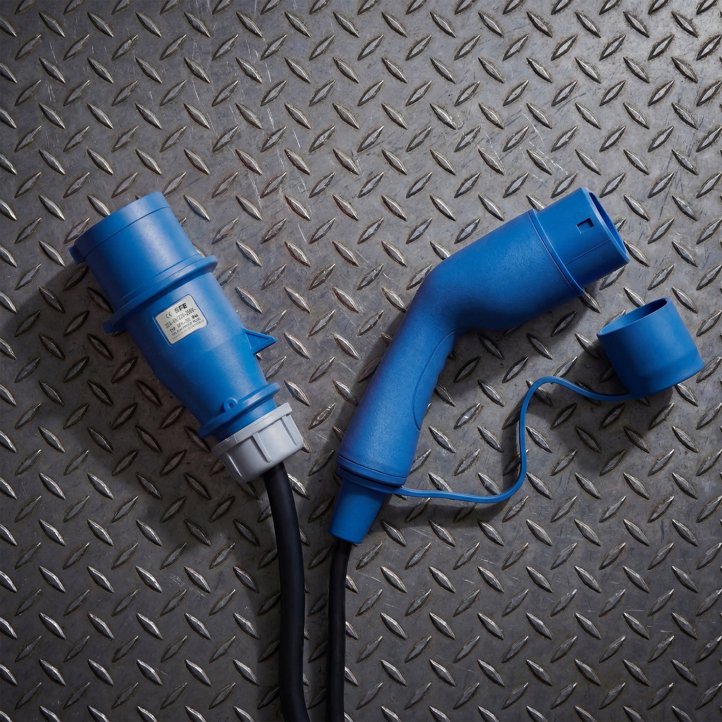 Voldt kabel do ładowania EV z CEE | 1 faza | 8A-32A | 7.4kW + APP