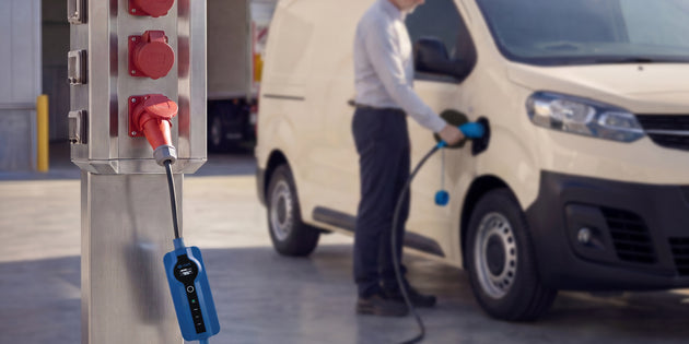 Voldt kabel do ładowania EV z CEE | 3 fazy | 8A-32A | 22kW + APP
